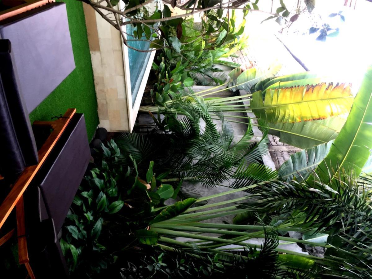 Kubu Kenak Guesthouse Seminyak Esterno foto